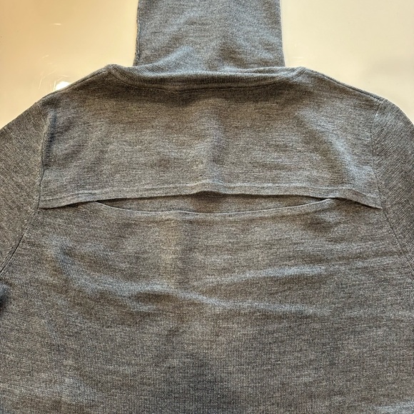 Grey merino wool turtleneck - Picture 2 of 3